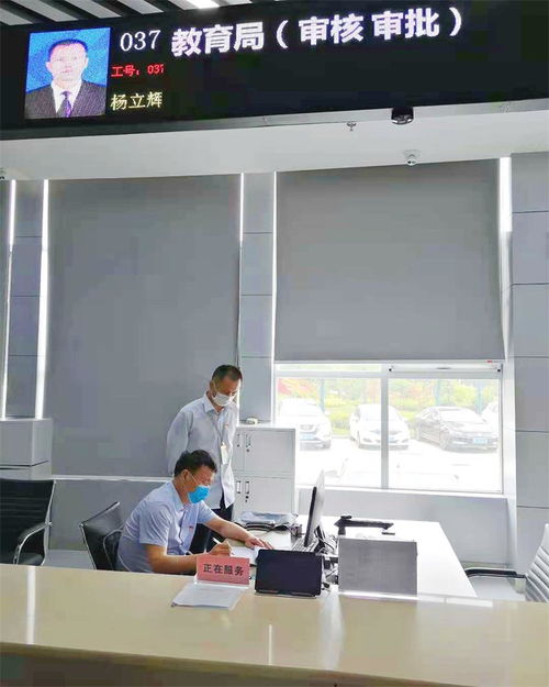 心系民生，服務(wù)先行——記區(qū)教育局開展6月份“一把手體驗(yàn)服務(wù)日”教育咨詢服務(wù)